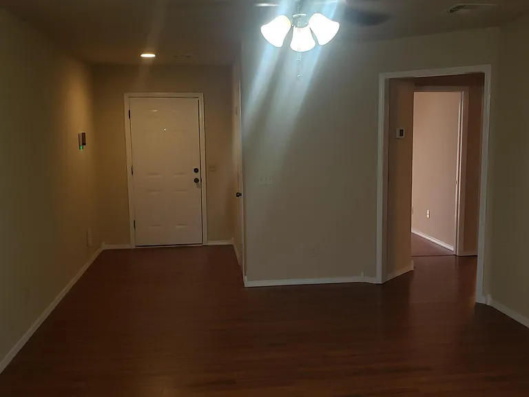 1300 Eagle Dr — Photo 3