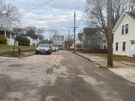 4th image of 5 Hillside Ave