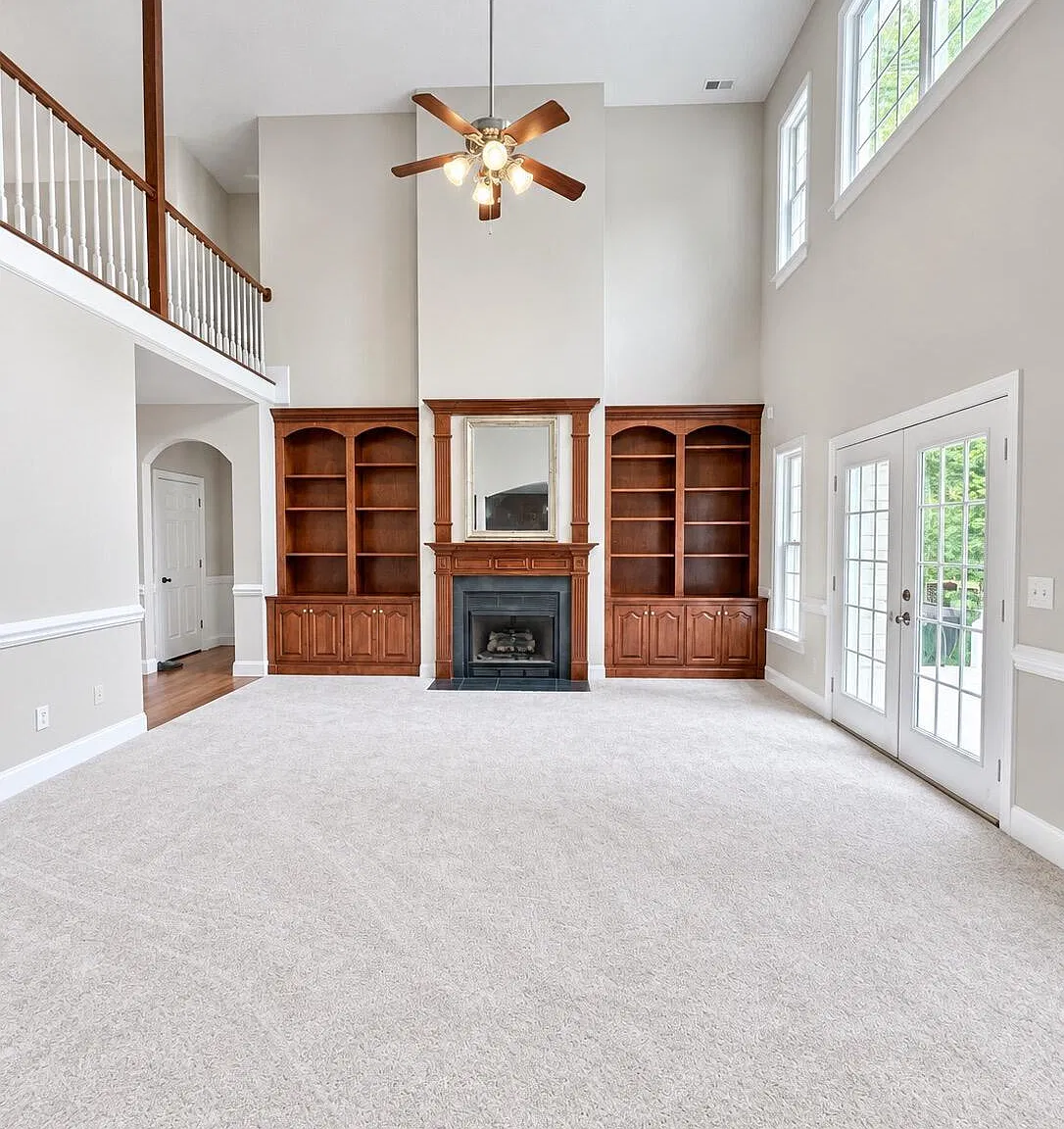 5 bed, 3.5 bath, 5087 sqft, $4,995 — Photo 3