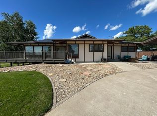 609 W 12th St, Tama, IA 52339