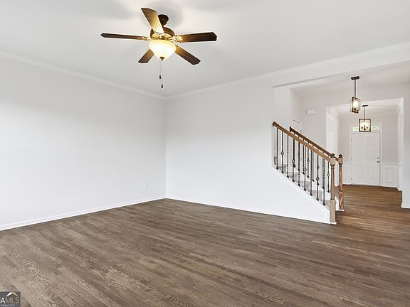 4th image of 375 Royal Sunset Dr
