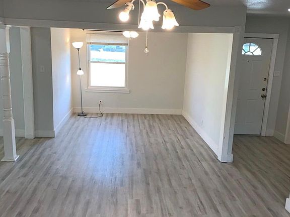 3rd image of 405 E Fowler Ave