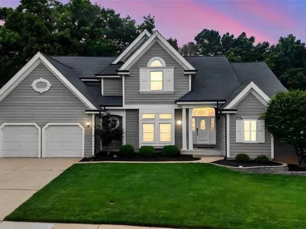 509 Autumn Bluff Dr, Ellisville, MO 63021