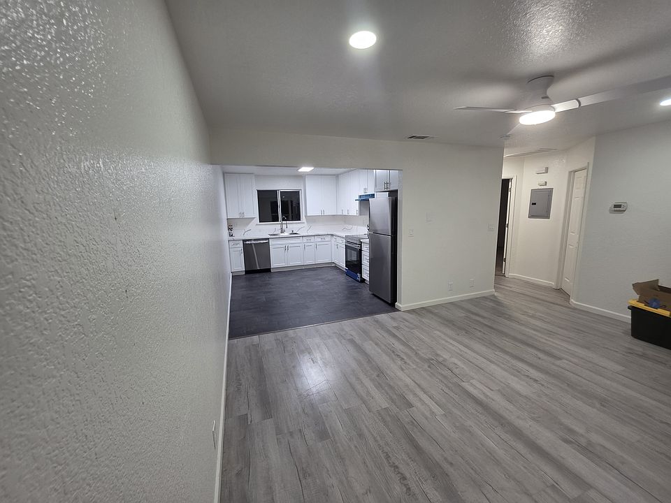 1st image of 228 Elm Ave APT 3