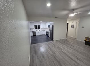 228 Elm Ave APT 3, Manteca, CA 95336