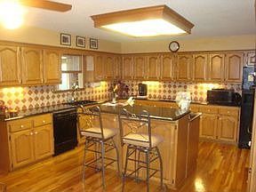4th image of 2212 W Edgewood Dr