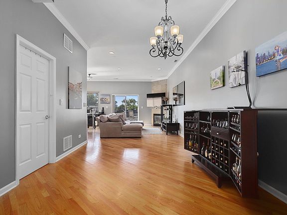 2nd image of 2509 W Fullerton Ave APT 4