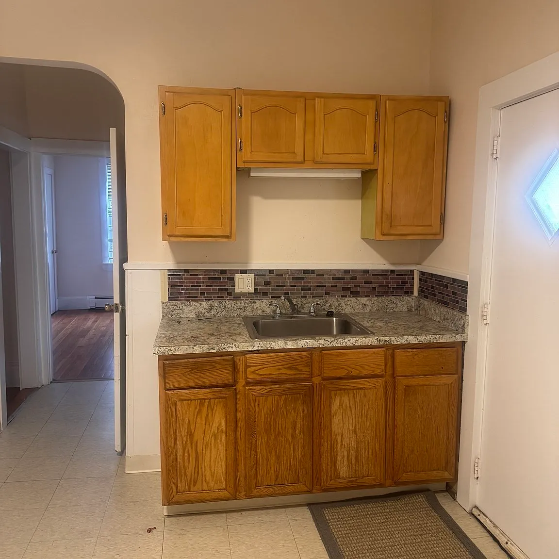 2 bed, 1.0 bath, 1000 sqft, $1,900 — Photo 1