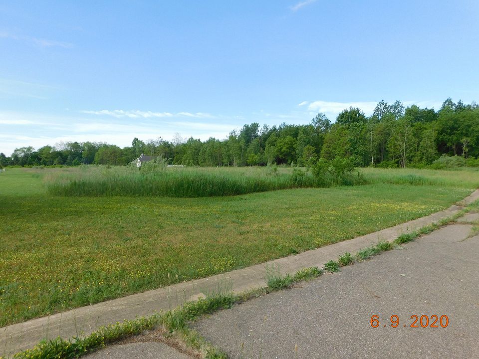 2nd image of 117/119 Saint Clair Cir