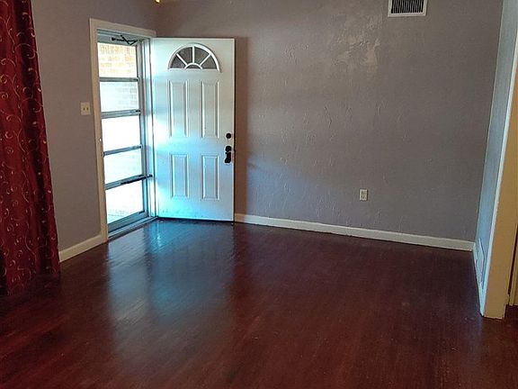 3rd image of 407 NW 29th St