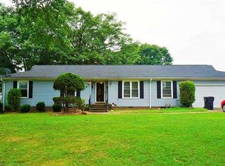 5 Cunningham Rd, Taylors, SC 29687