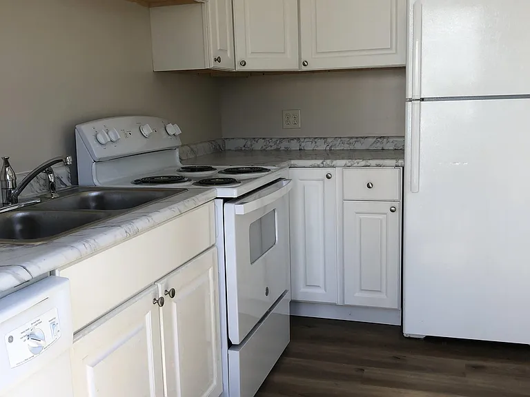 121 Wellington Rd — Photo 10