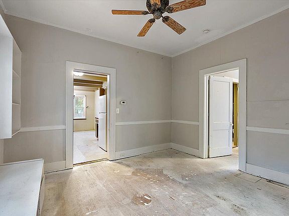 5th image of 41 Benjamin Ave SE