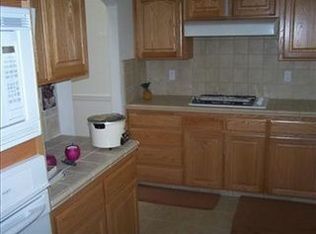 762 S Lum Ave, Kerman, CA 93630