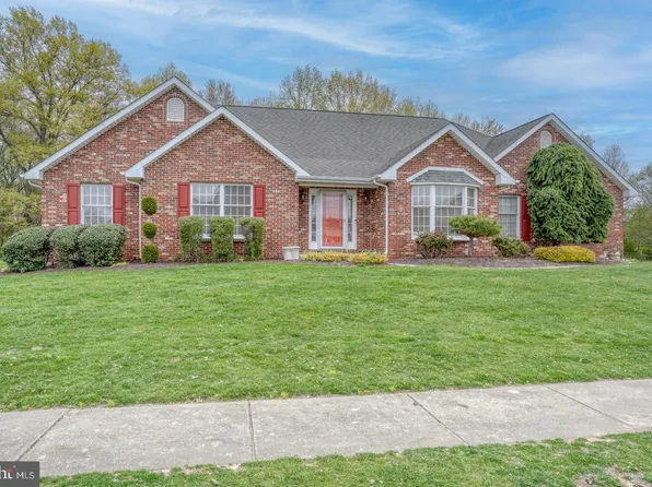 113 Megan Dr, Bear, DE 19701
