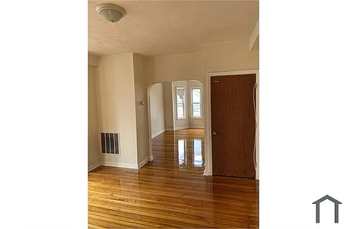 87 Chestnut St Photo 1