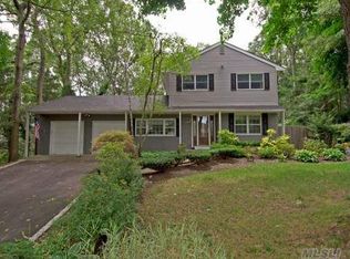 50 Scott St, Dix Hills, NY 11746