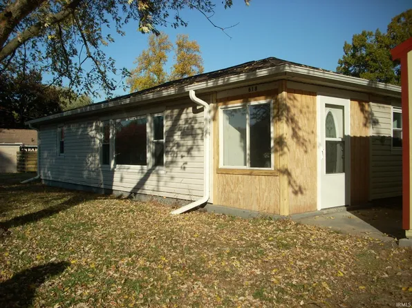 618 W 12th St, Rochester, IN 46975