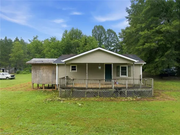 300 Brewer Rd, Mayodan, NC 27027