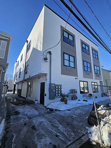 22 Seeley St Photo 1