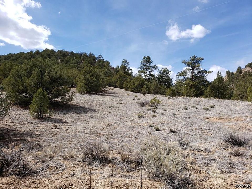 2nd image of 32 Carpenter Trl
