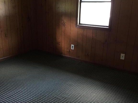 3rd image of 231 Brockton Dr
