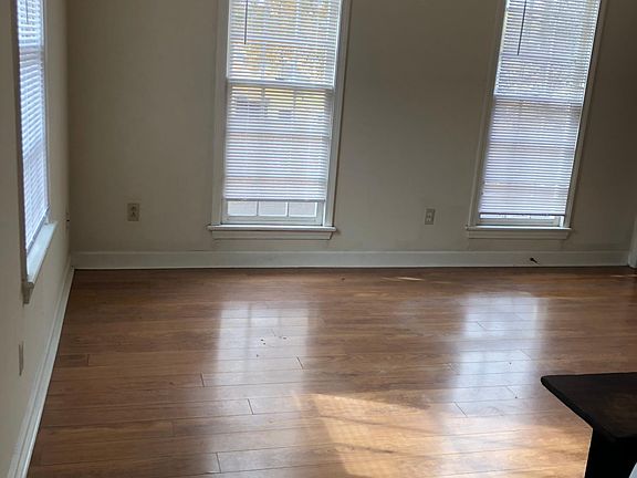 4th image of 205 Jarnigan St APT D