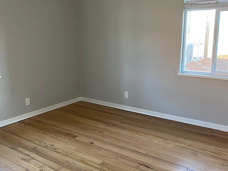 779 Stewart St — Photo 5