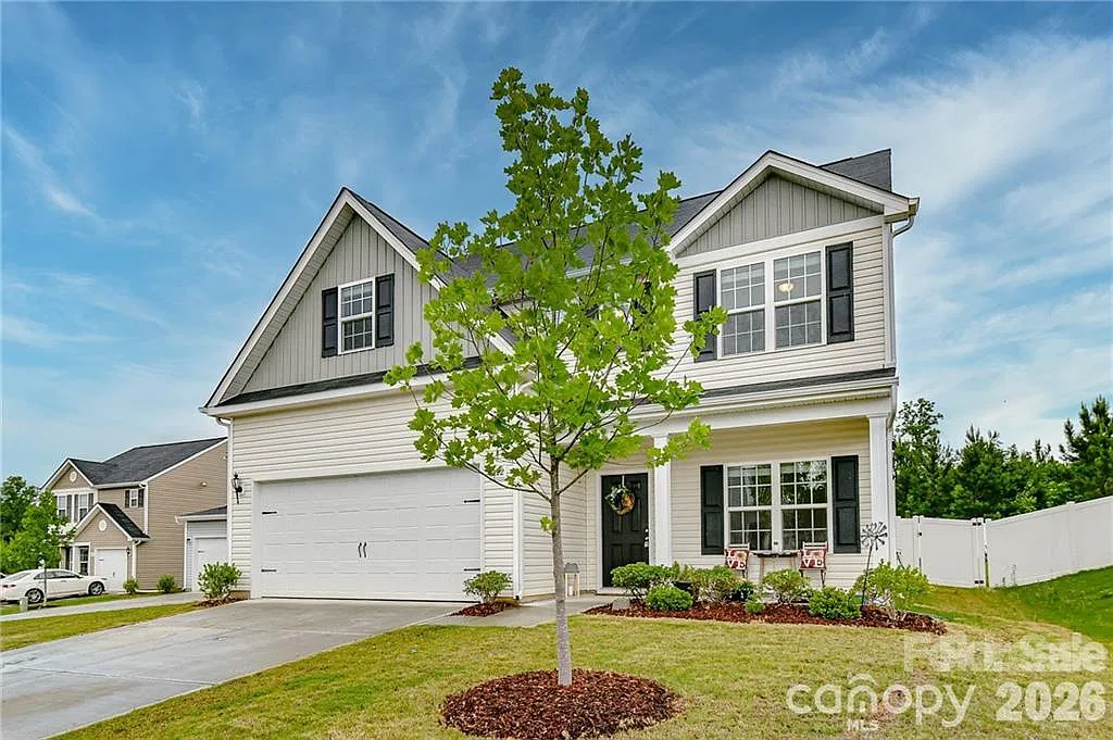 4 bed, 2.5 bath, 2382 sqft, $1,950 — Photo 2