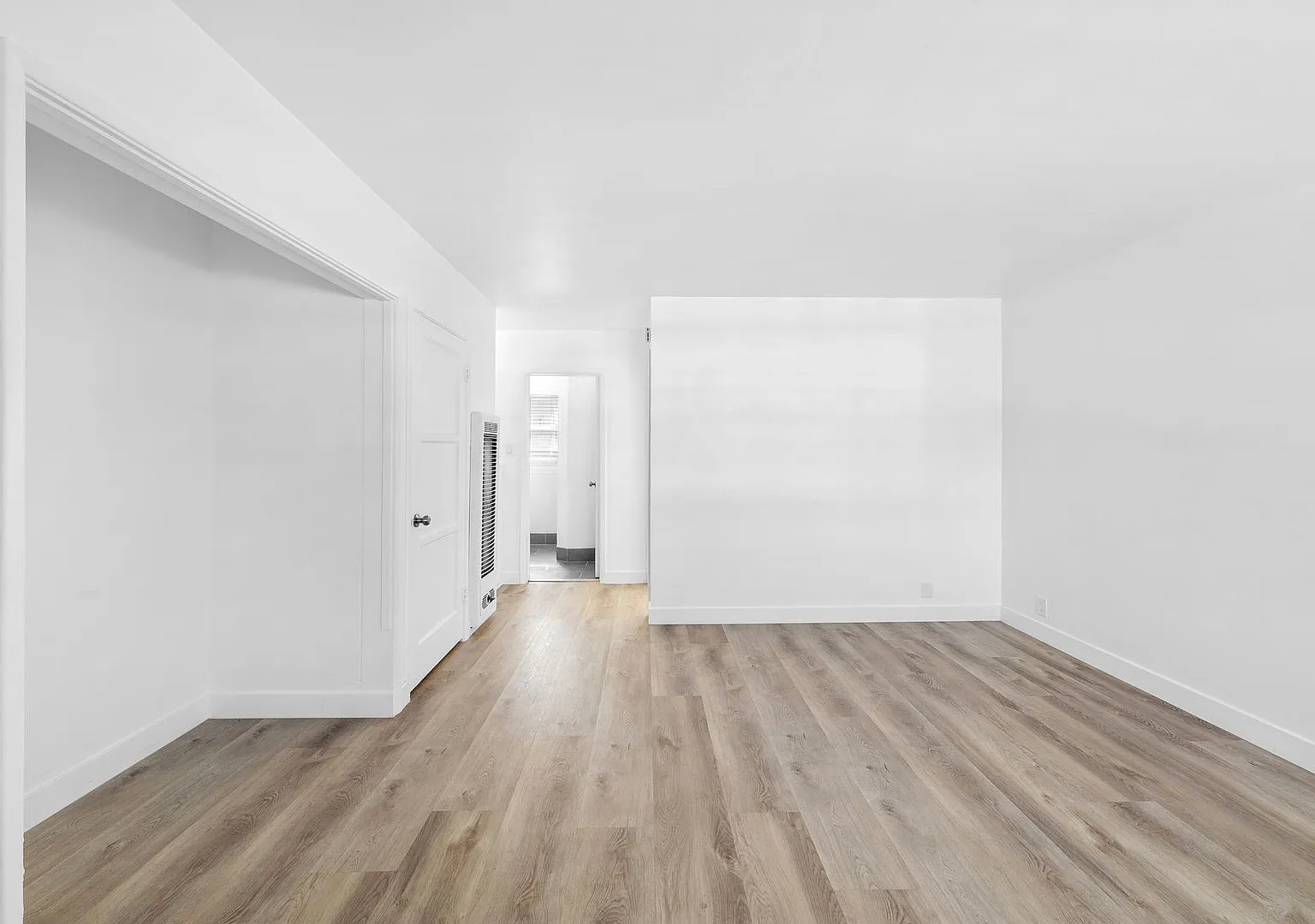 4130 E 10th Street — Photo 2