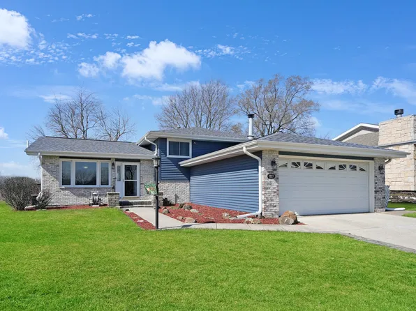 1901 Sybil Dr, Crest Hill, IL 60403
