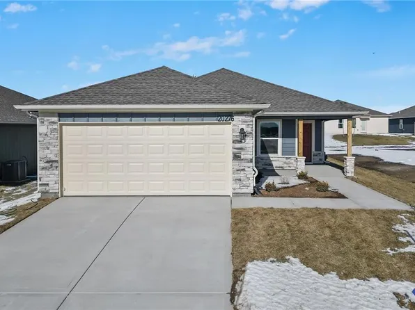 20276 W 194th St, Spring Hill, KS 66083