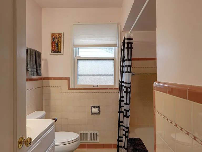 5822 Ann Arbor Ave NE — Photo 20