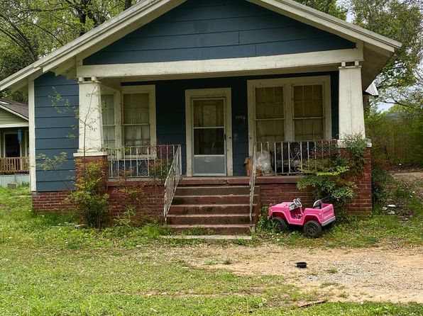 1002 W Bankhead St