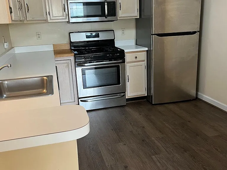 2322 Falls Gable Ln #J — Photo 5