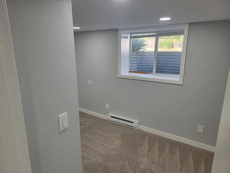 1629 E Pacific Ave #BASEMENT — Photo 13