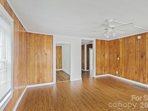 3rd image of 138 W Ln