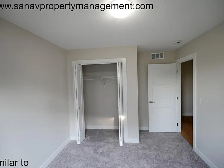 690 SE Mesa Dr — Photo 25
