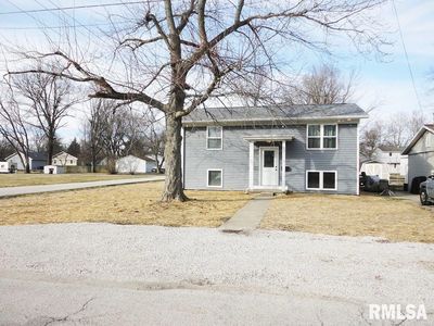 901 E Cleveland St, Taylorville, IL, 62568