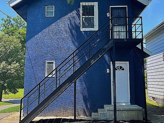 4th image of 366 Wrexham Ave