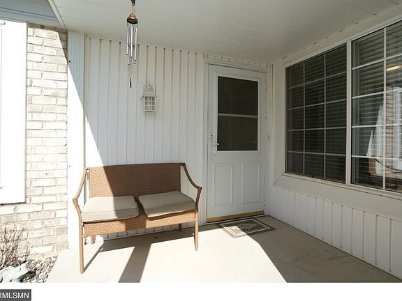 2nd image of 7542 Ojibway Park Bay