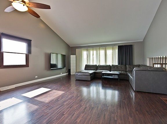 5th image of 802 W Peregrine Dr
