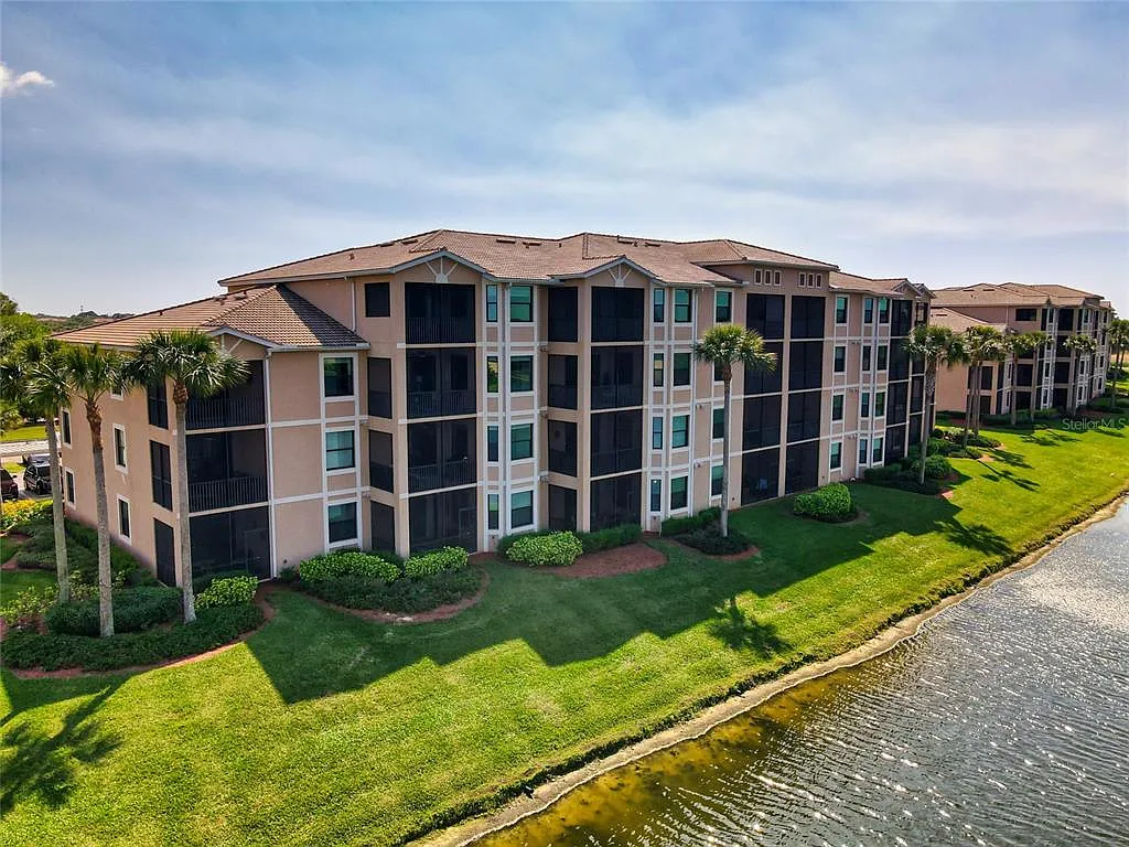 2 bed, 2.0 bath, 1156 sqft, $4,500 — Photo 3
