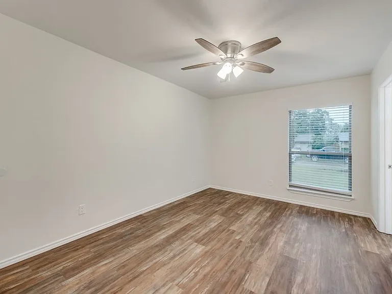901 Hudson Dr — Photo 7