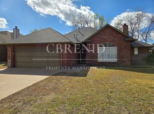312 Oakdale Dr, Enid, OK 73703
