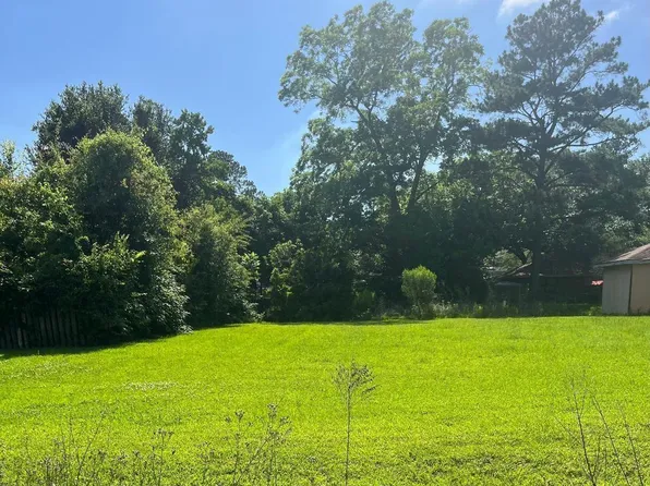 13569 Clark Dr, Baton Rouge, LA 70807