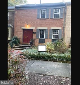 11725 N Shore Dr, Reston, VA, 20190