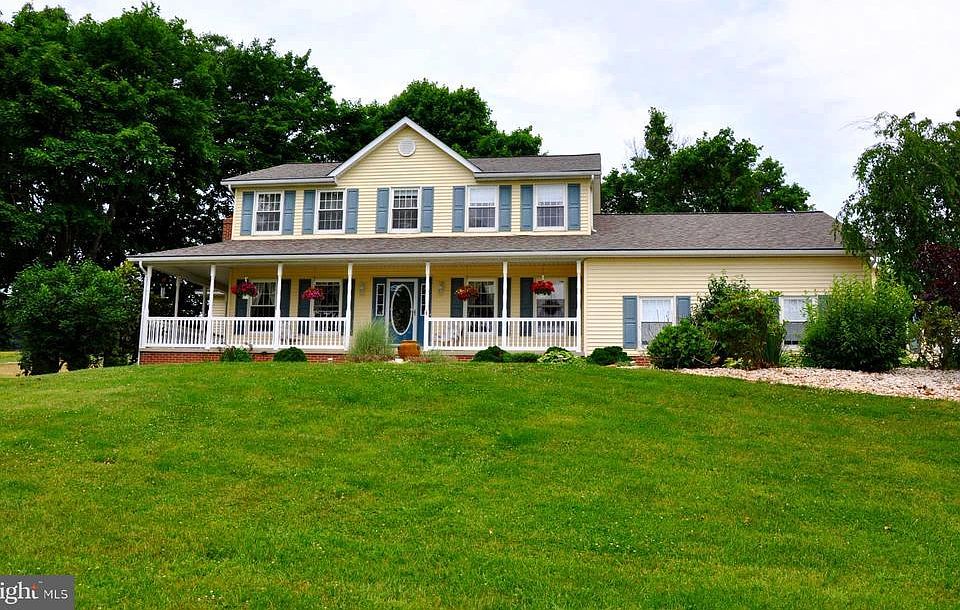 1st image of 15793 Old Country Ct