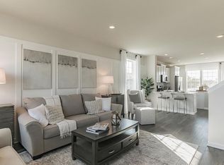 6 Sisters Farmstead Rd, Mount Laurel, NJ 08054