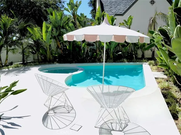 1335 Londonderry Pl, Los Angeles, CA 90069